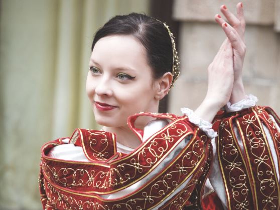 Learn and enjoy Middle Ages Dance