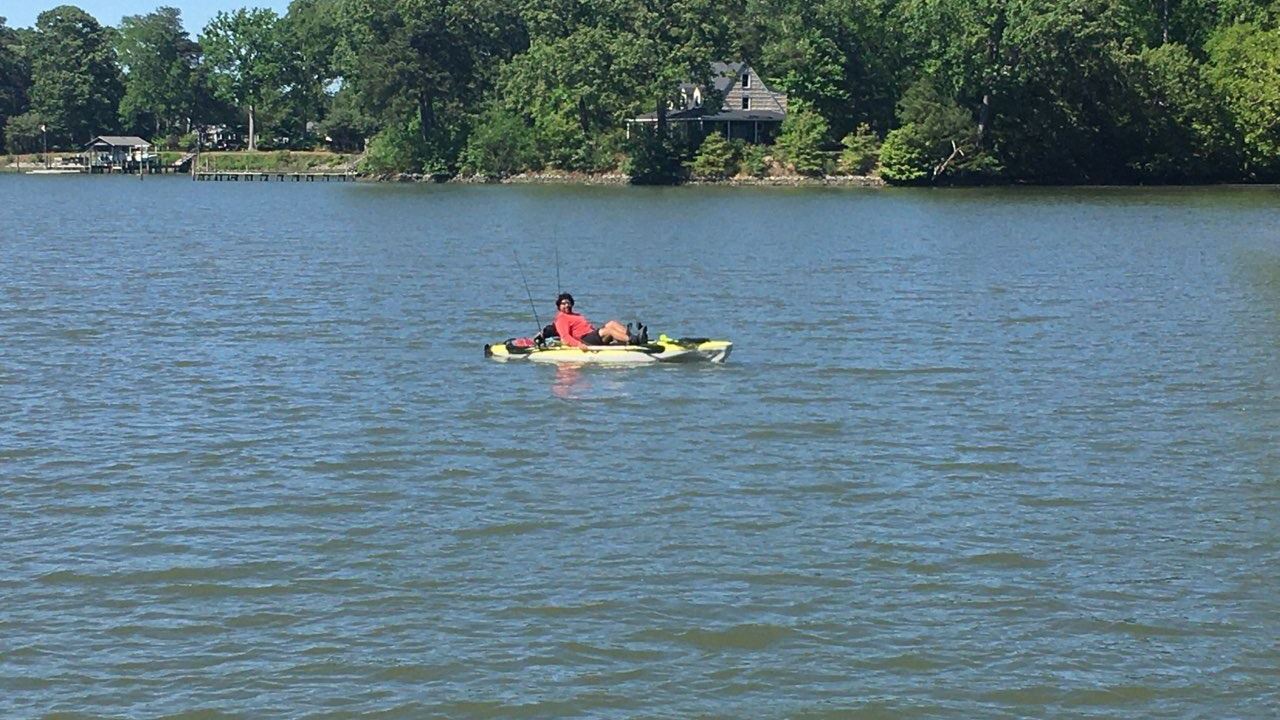 Women kayaking at Old Wormley Creek